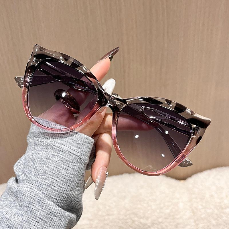 Vintage Cat Eye Sunglasses for Women, Gradient Lens Trendy Oversized Outdoor Sun Glasses