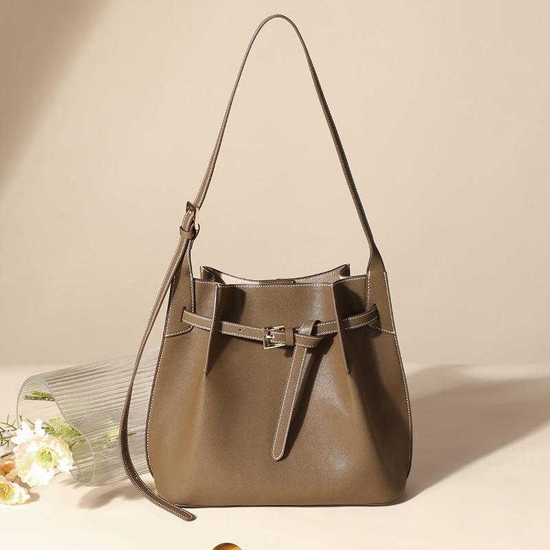 Fashion women's bags, bucket bags, new leather women's bags, shoulder bags, simple commuter tote bags, large-capacity women's bags.