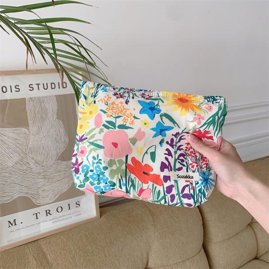 

Practical Reusable Space-Saving Portable Flower Pattern Cosmetic Storage Organizer Bedroom Supplies Makeup Storage Pouch