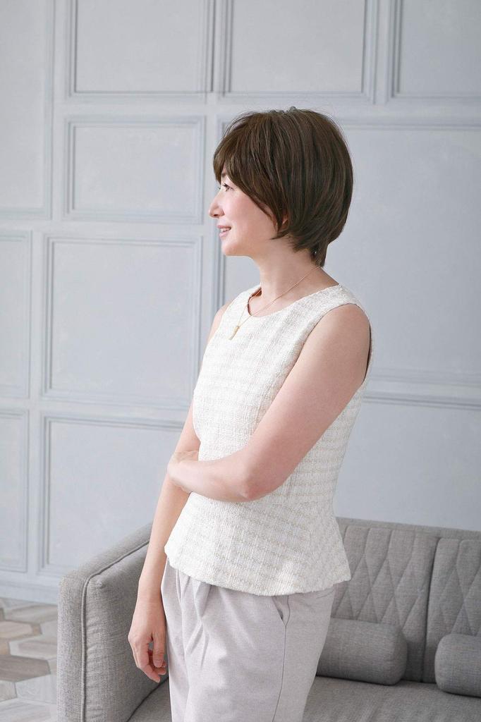 Priscilla Mrs. All-Wig Round Curl Short Bob A-114 TDB: Heat-Resistant Dark Brown