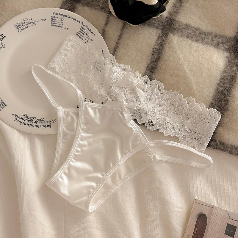 

Потрясающие кружевные атласные трусики: В японском стиле, Низкая талия, Дизайн с вырезами, Дышащая ластовица из чистого хлопка, Треугольные трусы. M (40-50kg) белый