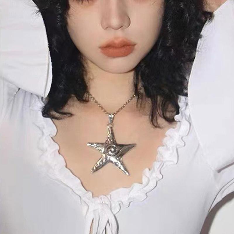 Science and Technology Sense Big Five-pointed Star Design Y2k Sweet and Cool Niche Pendant Necklace Ins Wind Retro Old
