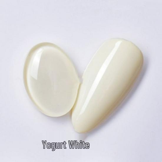 

Трендовый гель-лак 2024 года цвета «рис» и «молочно-белый»