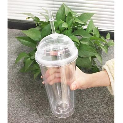 Bicchiere da 20 oz per Latte con Coperchi a Cupola, Tazze in Plastica a Doppia Parete per Bevande con Cannuccia, Borraccia Trasparente Riusabile, Tazza Trasparente per Frutta