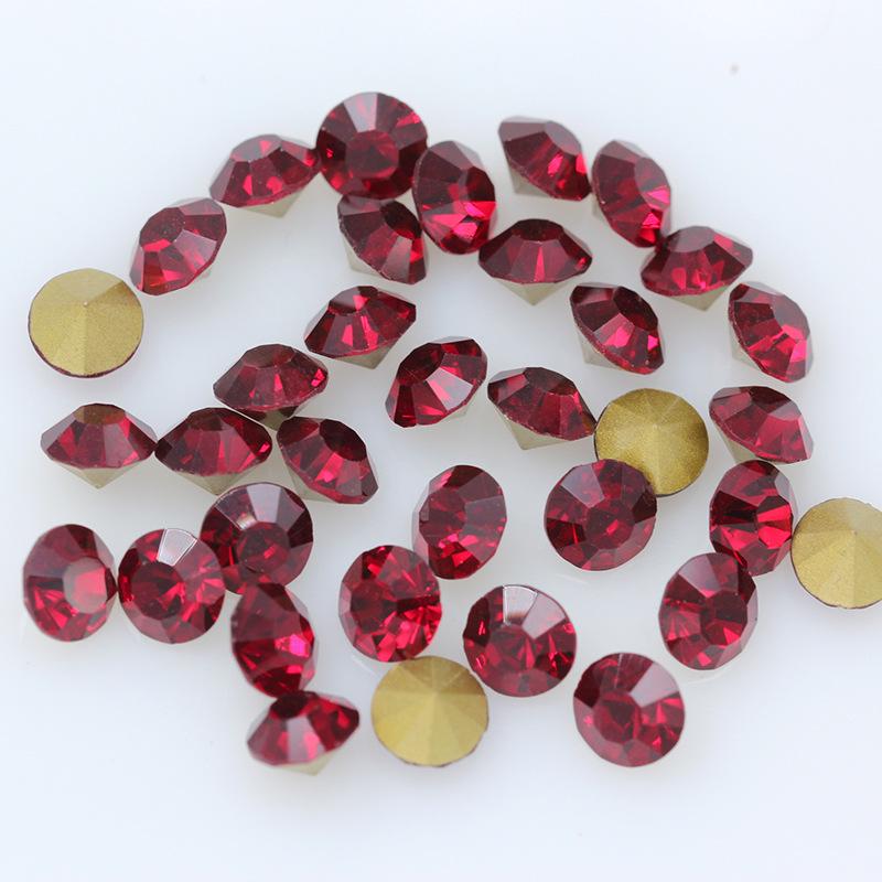 Large Round Colored Pointed Back Glass Rhinestones for DIY Phone Cases and Nail Art.