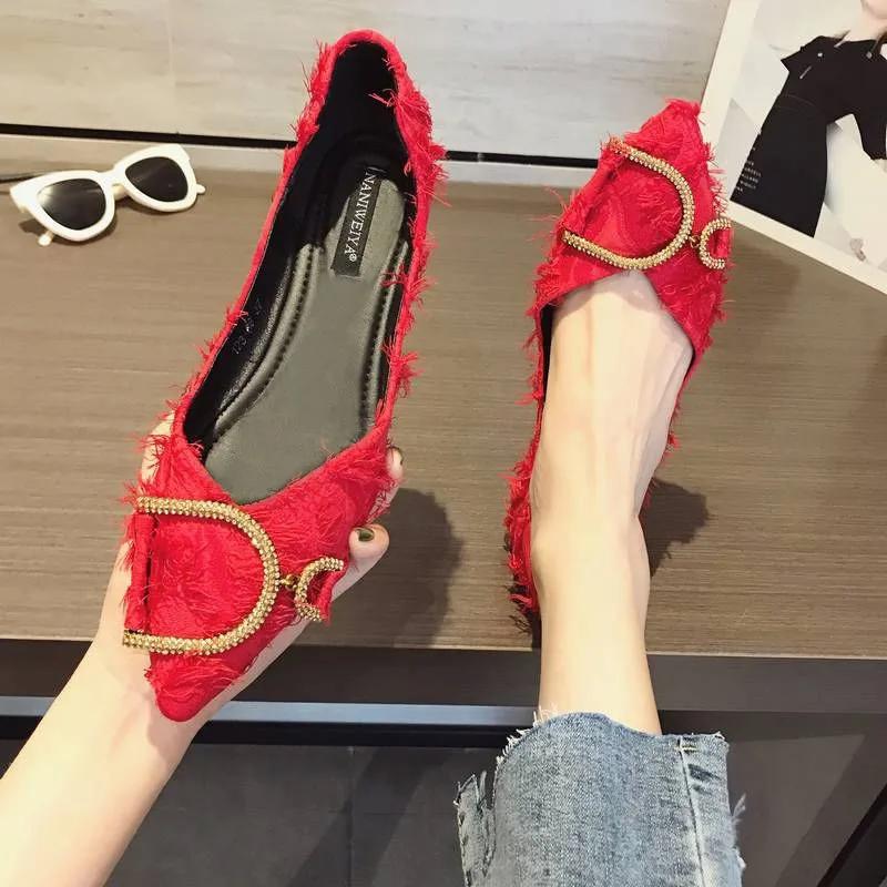 Fashion Diamond Bride Pointed Toe Woman Flats Slip-on Low Heel Elegant Red Cheap Liquidation Sale Quick Delivery Young Shoes for Women
