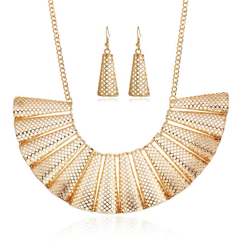 Color Style Solid Alloy Chain Necklace With Hollow Geometric Design Women Men