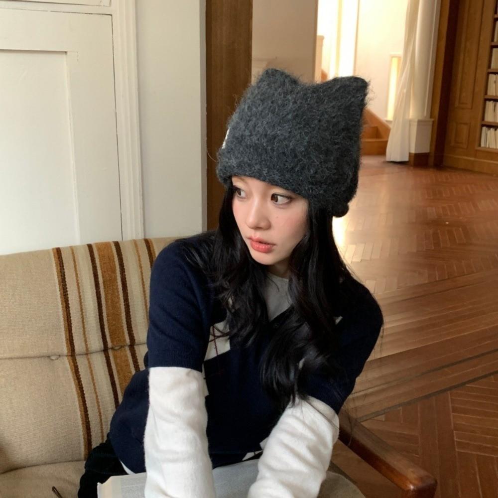 Large Head Pointed Top Hat Polyester Warm Winter Beanie Cute Fuzzy Knitted Beanie Outdoor Use