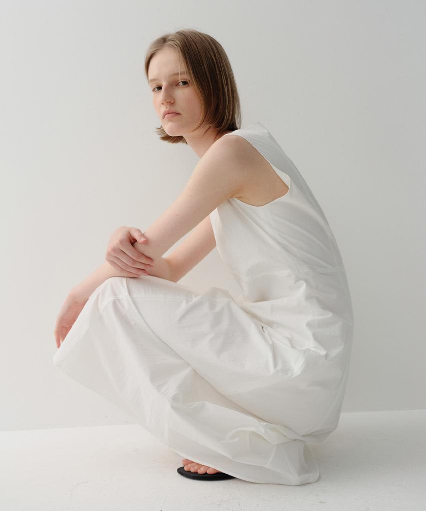 Ia Raye Sleeveless Dress (White)
