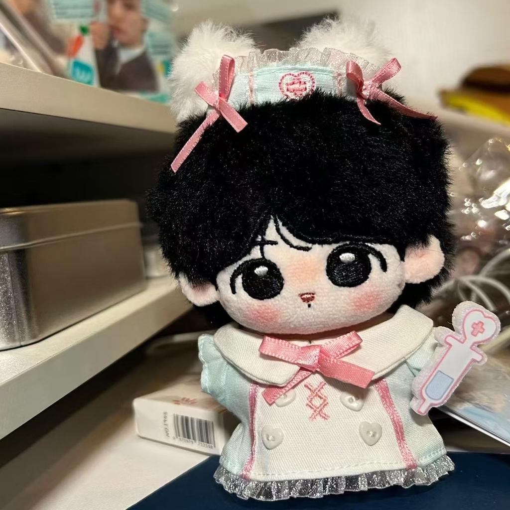 Poupée en Peluche Coton Beau Garçon Jung Kook 10cm Cadeau Surprise de Rentrée ou Pendentif Créatif pour Sac à Dos Cadeau d'Anniversaire