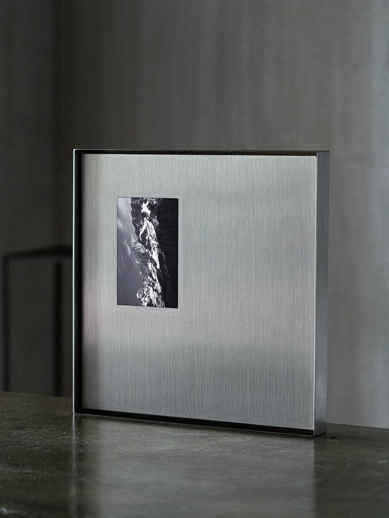 Stainless Steel Polishing Process Customized Picture Frame Wall-Mounted Square Shape Silver Matte Finish Art Photo Display Frame