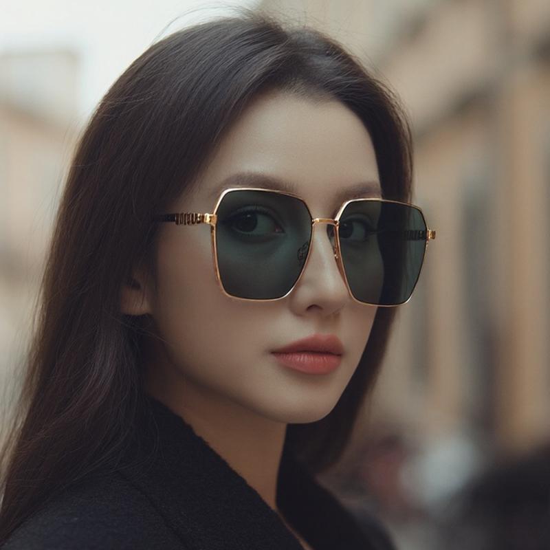 Fashion Luxury Brand Designer Sunglasses Women Square Letter Elegant Cute Shades Glasses Outdoor Trendy Travel Sunglasses