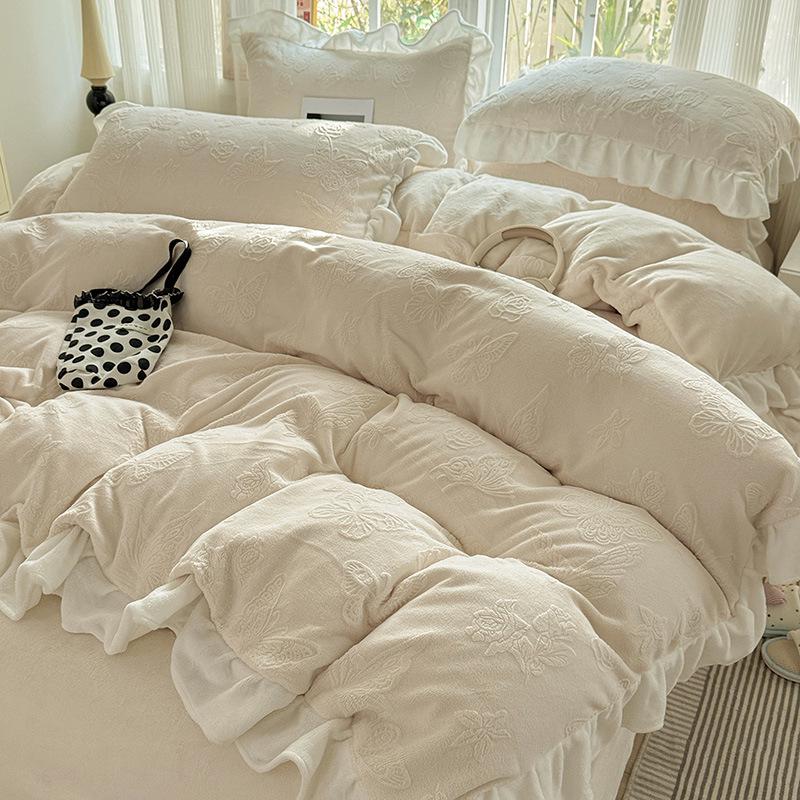 Class A Winter-Ready Milk Velvet Lace 4-Piece Set: Soft, Double-Sided Coral Fleece in Cream Style