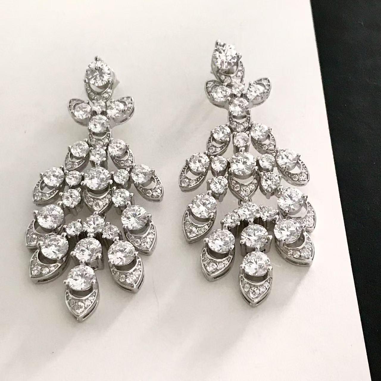 

Роскошные серьги-кисточки с бриллиантами из стерлингового серебра для женщин - 925 Высококлассный банкетный стиль 925 Sterling Silver