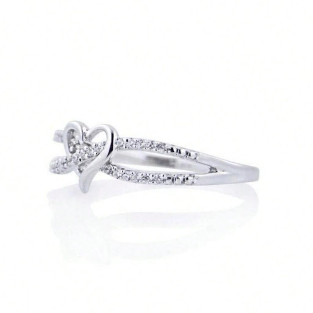 Fashionable Heart-shaped Ring, Simple and Elegant Women's Ring