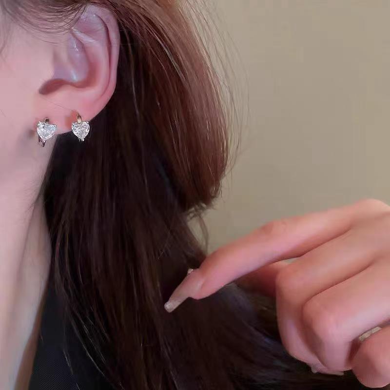 Elegant Cross Heart Zirconia Earrings: Light Luxury, Versatile for Autumn/Winter, High-End Small Niche Ear Cuff