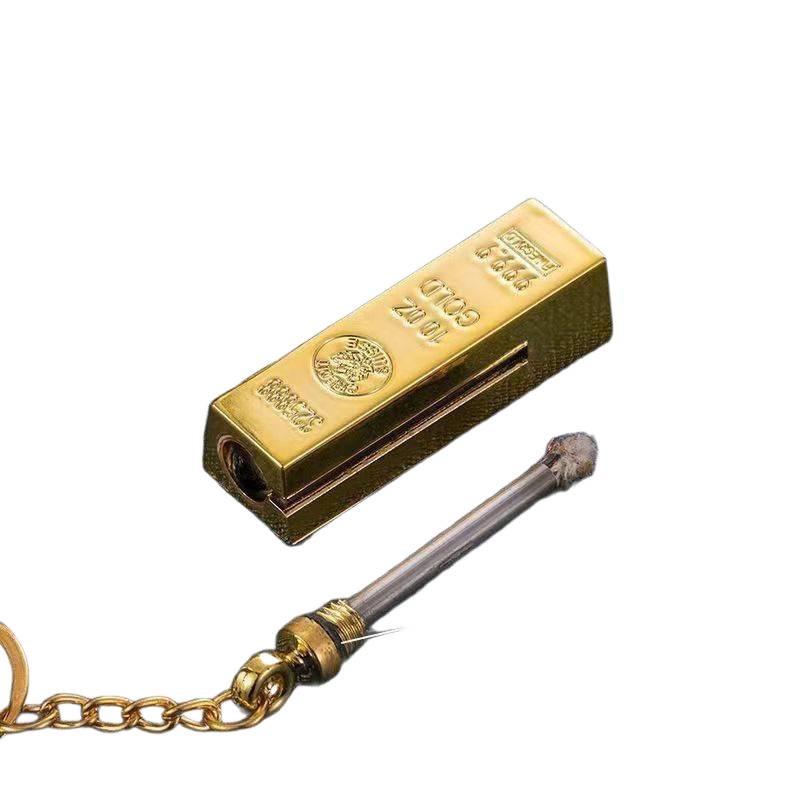 Breloc lingou de aur pe viață: Brichetă impermeabilă, din oțel inoxidabil, cu capacitate de 10.000 de lovituri