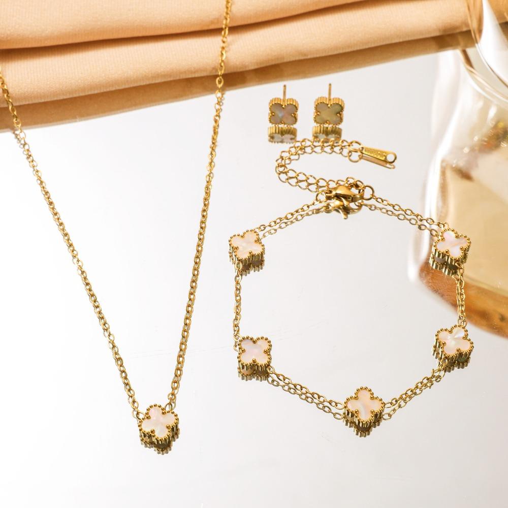 Titanium Steel Colorfast Four-leaf Clover Necklace Set for Women Fashionable and Elegant Light Luxury Clavicle Chain Bracelet