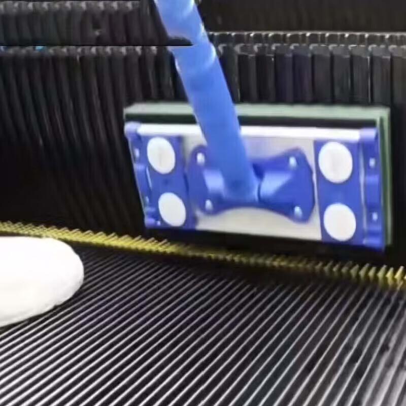 Jin Yijie Escalator Cleaning Brush