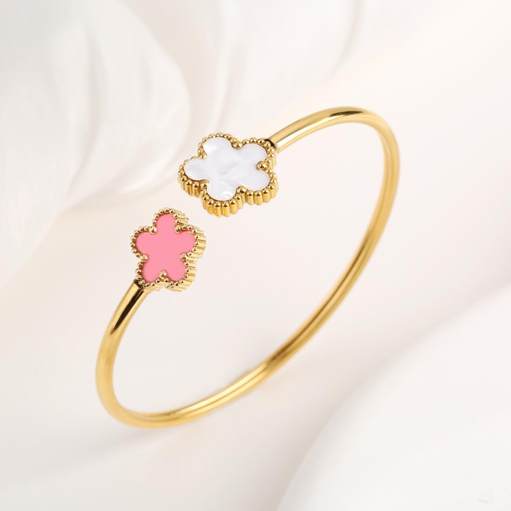 Gold-Plated Stainless Steel Five-Leaf Flower Open Bangle Luxury For Woman Girl Party Lucky Jewelry Accessories Daily Wear Clover