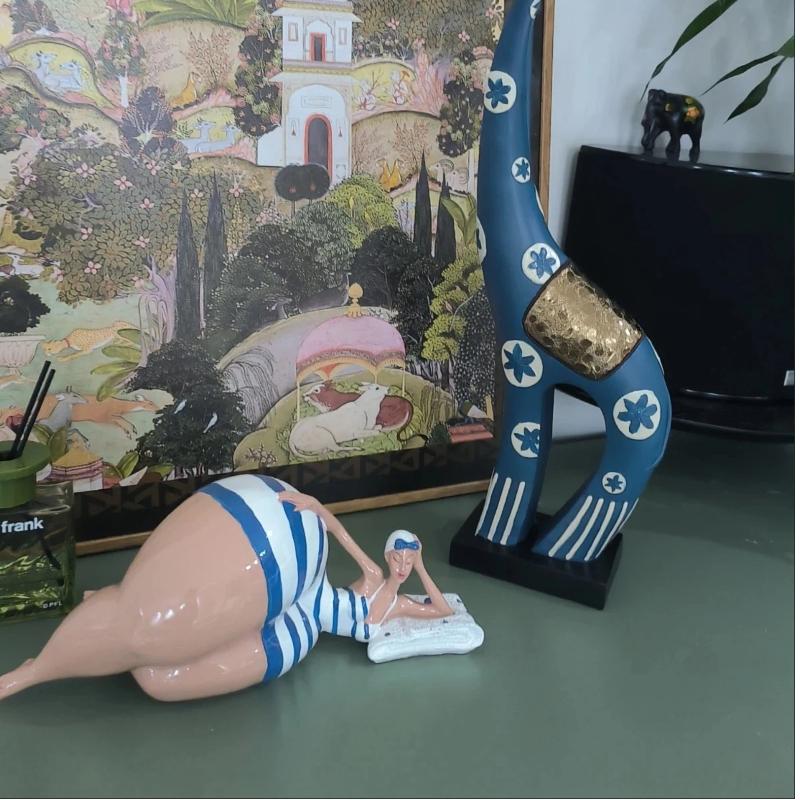Nordische Golf-Lady Harzfigur, Elegantes Sportmädchen Yoga-Stil Dekorative Statue für Wohnzimmer Heimdekoration
