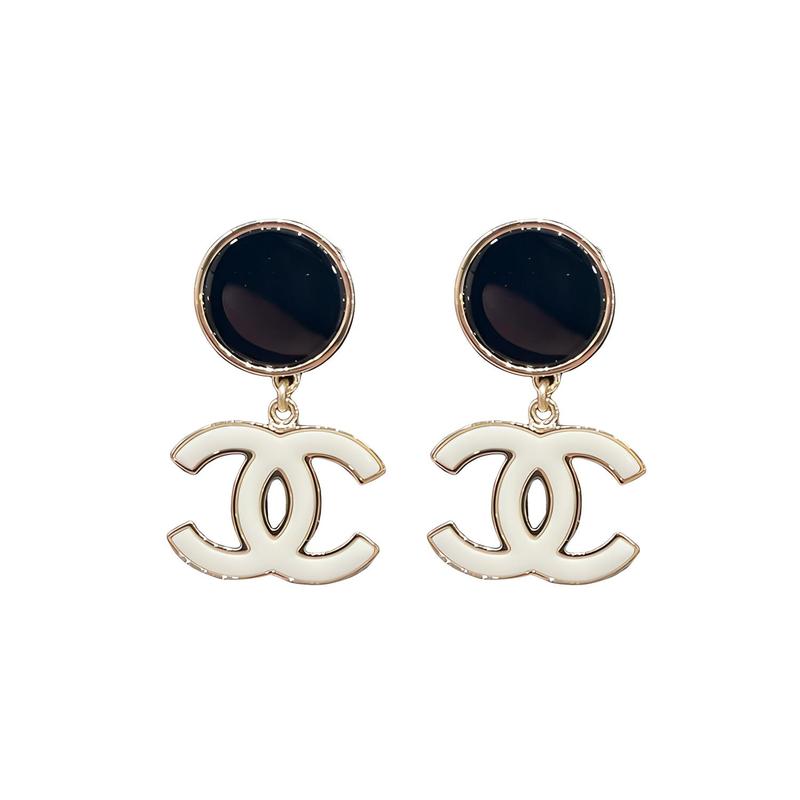 

CHANEL [23 early spring new products] fashion trend alloy earrings women s white білий