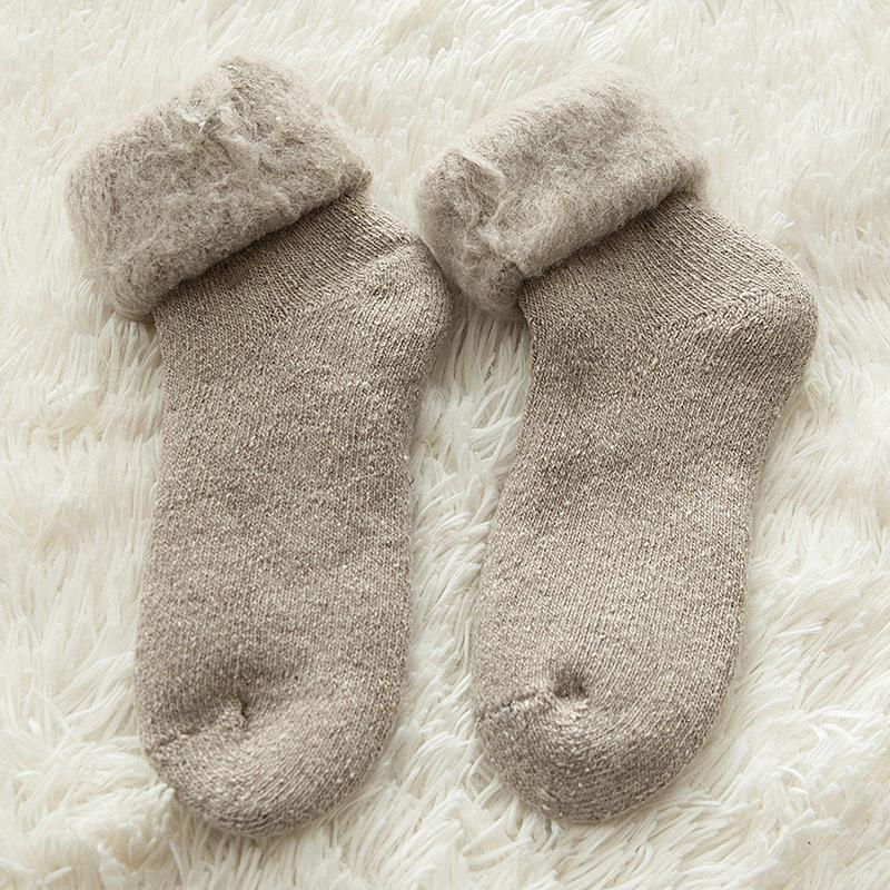 New Winter Warm Wool Women Socks Solid Color Thicker Cashmere Socks Merino Socks Against Cold Snow Russia Male Womens Socks