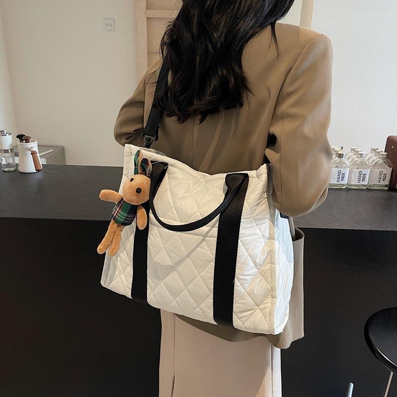 Autumn and Winter Texture Rhombus Leisure 2025 New Embroidery Thread Trend Fashion Large Capacity Cotton Clothes Shoulder Portable Tote Bag