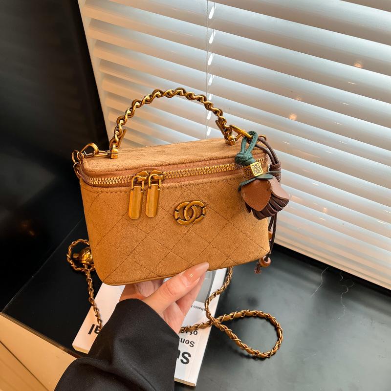 

Xiaoxiangfeng портативная сумка-бокс женская легкая роскошная бархатная сумка-мессенджер 2025 зима новая сумка на цепочке с бриллиантами