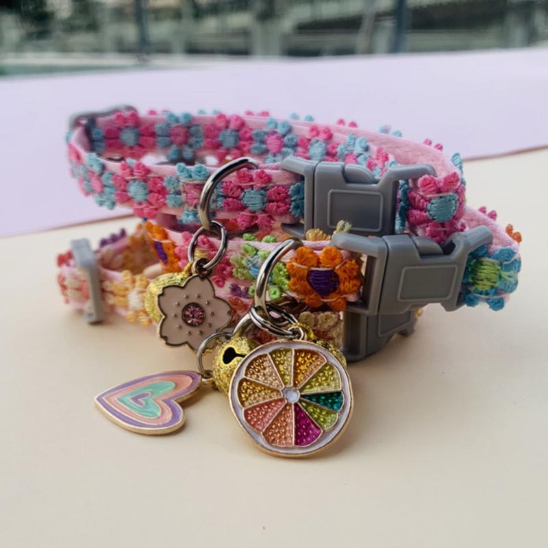 Adjustable Cat Collar Cute Lace Flower Decoration Pet Collar with Bell and Alloy Pendant for Cats and Puppies Kitten Accessories