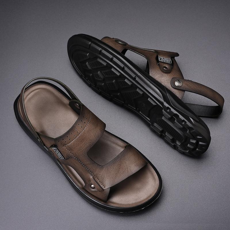 Sandali da uomo 2024 estate nuovi antiscivolo scarpe da spiaggia per esterni leggere suola morbida pantofole da papà di mezza età
