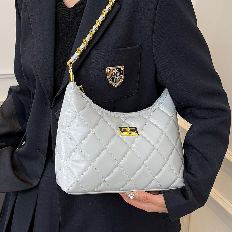 2025 new light luxury small fragrant diamond chain underarm bag fashion versatile temperament advanced sense messenger bag women