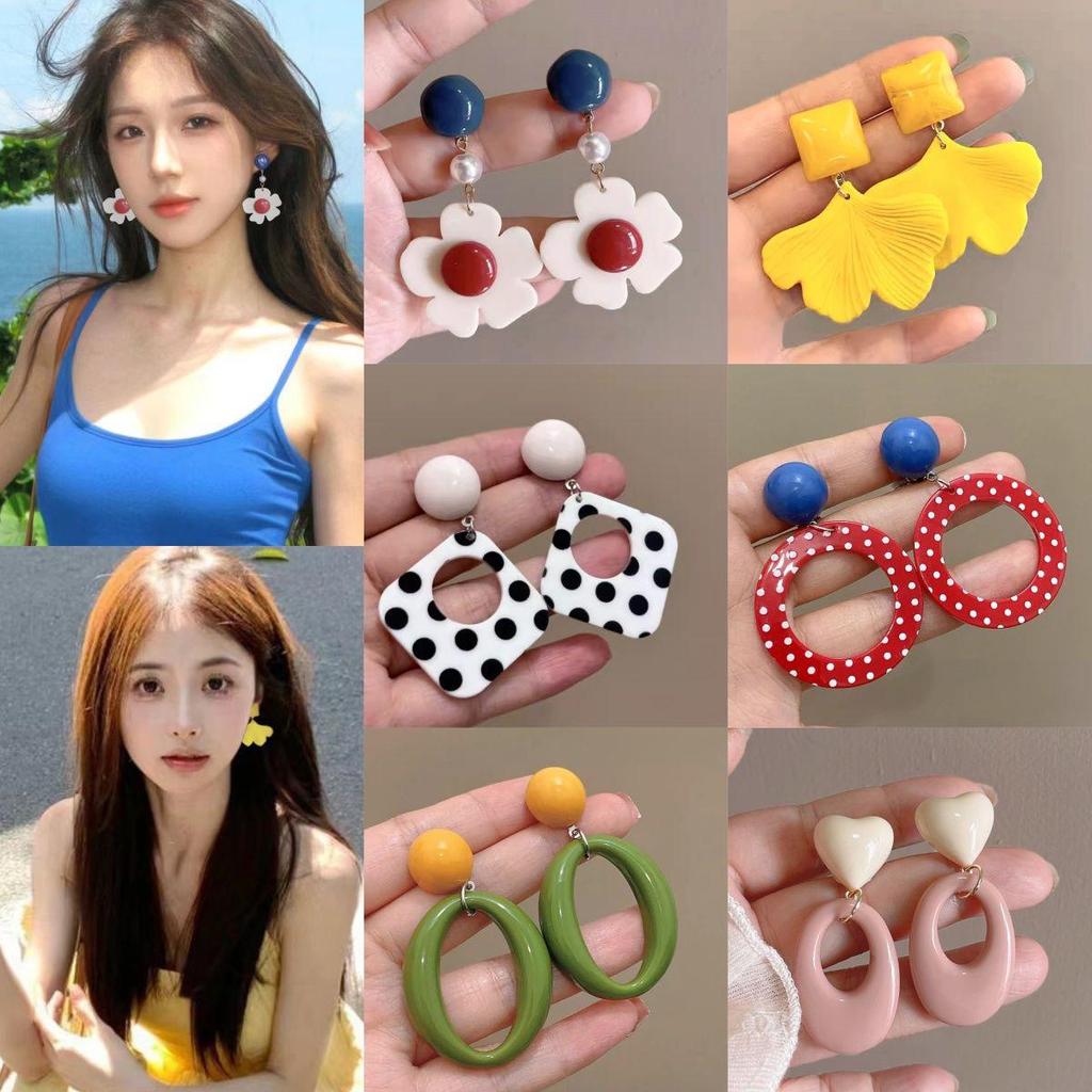 2025 New Retro Hong Kong Style Colorful Earrings: Luxury, High-End Studs, Exaggerated Fashion for Women