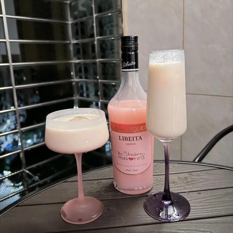 Bicchiere da Cocktail Rosa Francese, Elegante Bicchiere da Martini ad Alto Gambo, Bicchieri Estetici per Vino e Bevande Miste