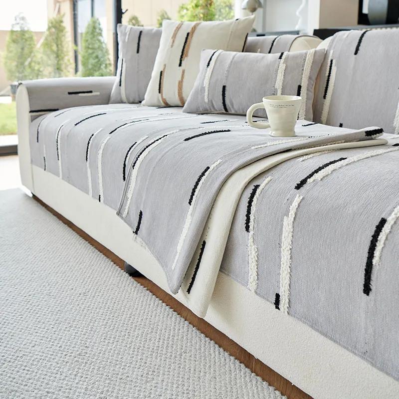 

Простой полосатый чехол для дивана из шенилла, новые осенние и зимние противоскользящие защитные коврики для гостиной, декоративная подушка для дивана 70x70