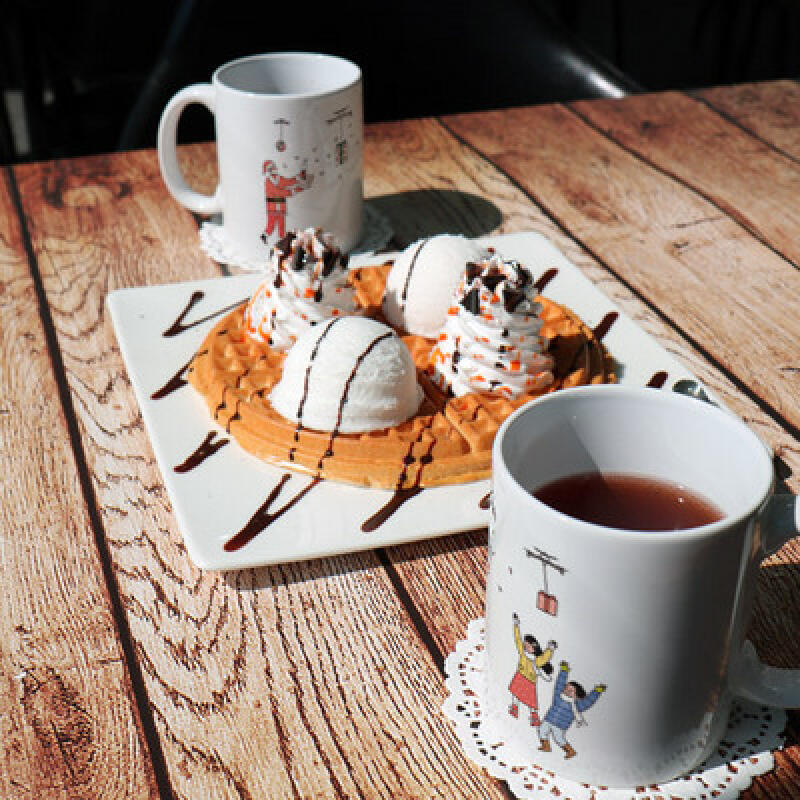 cf891-Design Mug 2p-Christmas gift delivered by drone