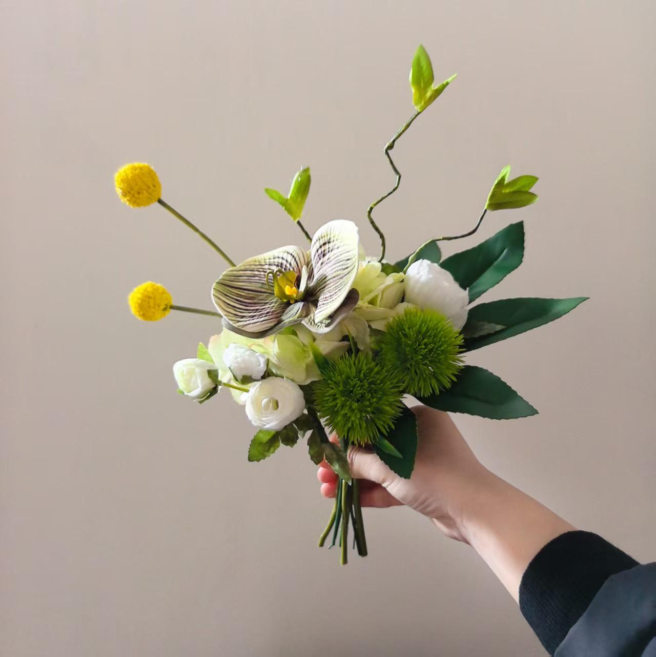 

Elegant Creative Notebook & Artificial Flower Display for Photography, Home Decor, and Travel Props