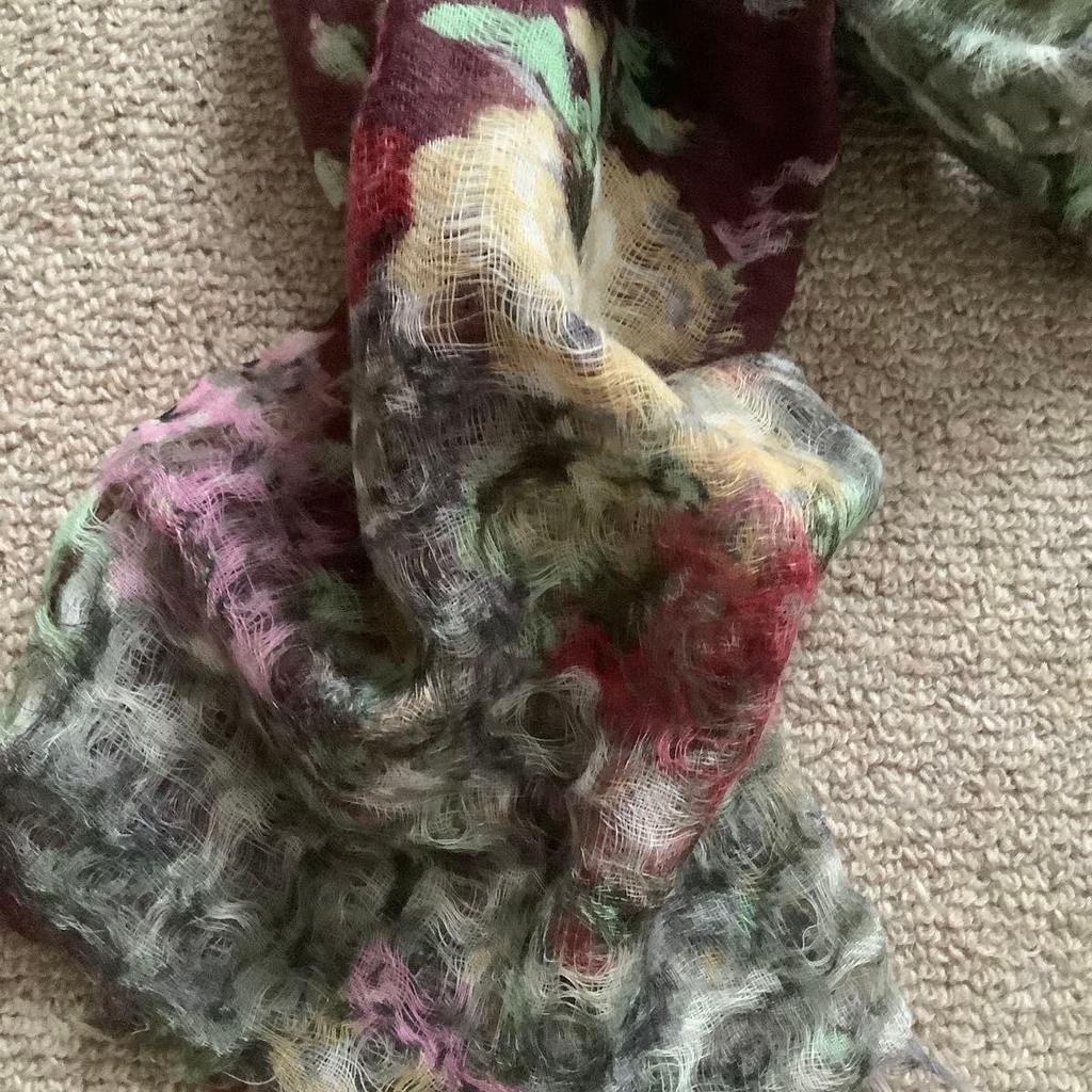Used Unused Epis stole, bordeaux, floral pattern