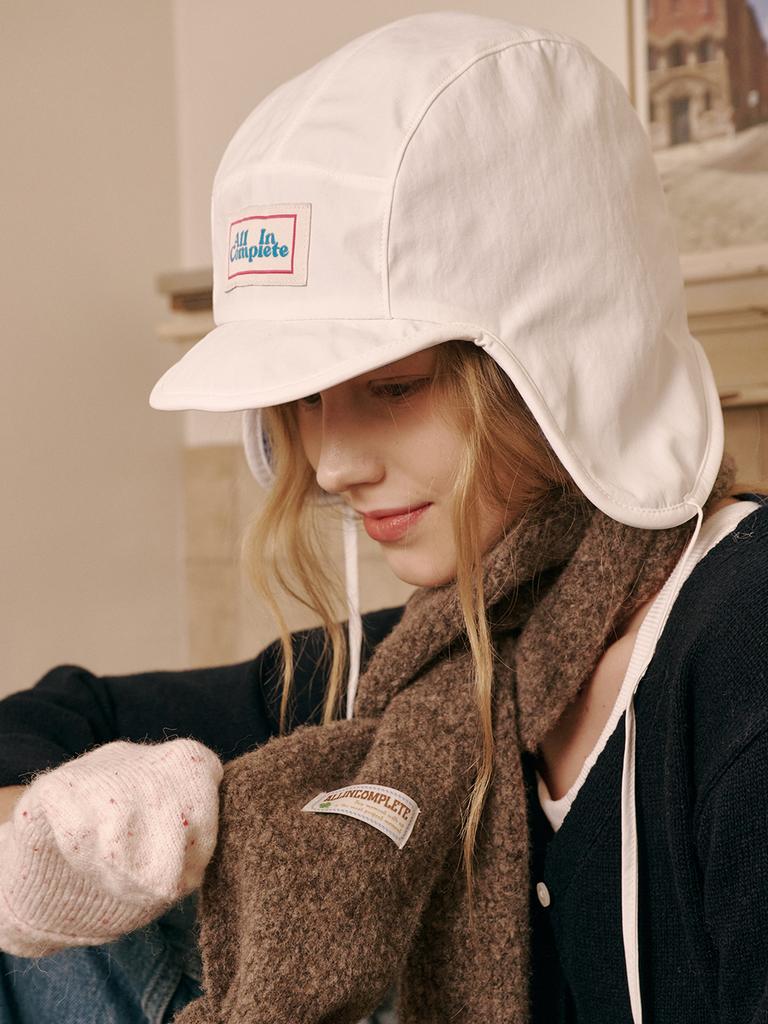 Olinkeompeulliteu Sprinkle Teddy Reversible Trooper Hat (White)