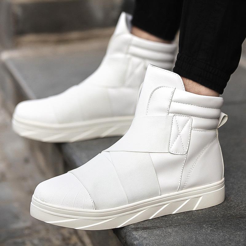 Red Flat Sneakers Man Trend 2024 Lightweight Mens New Designer Classic Sports Shoes Leather High Top Men's Sneakers Hot Selling