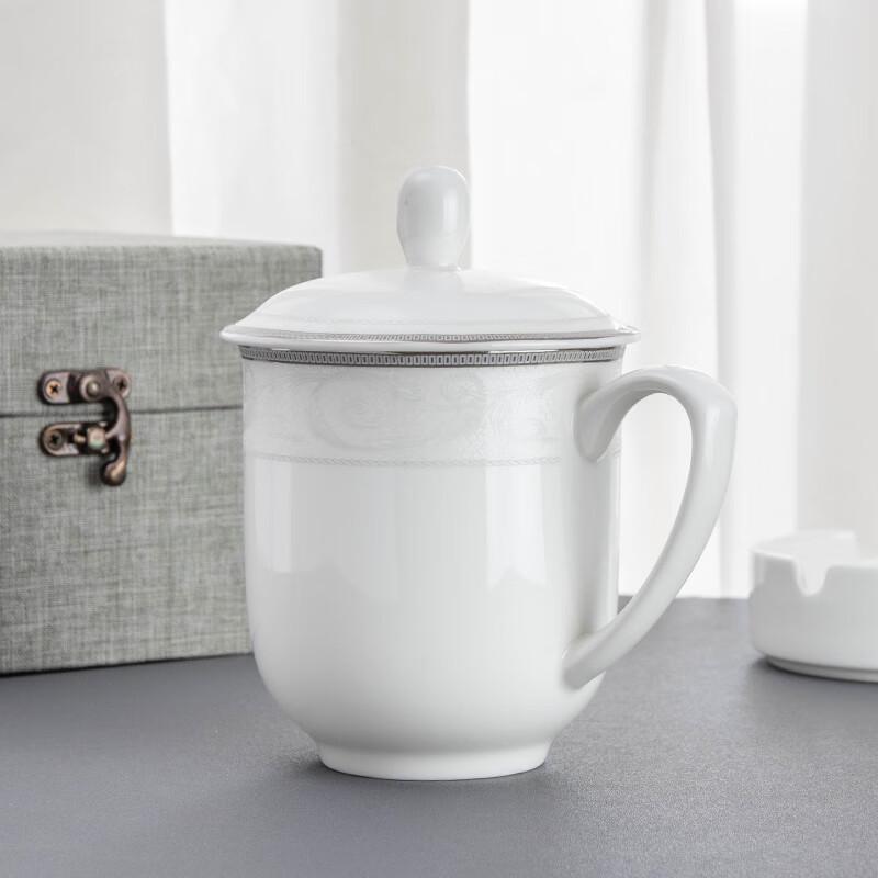 

Versatile Bone China Lidded Tea Cup