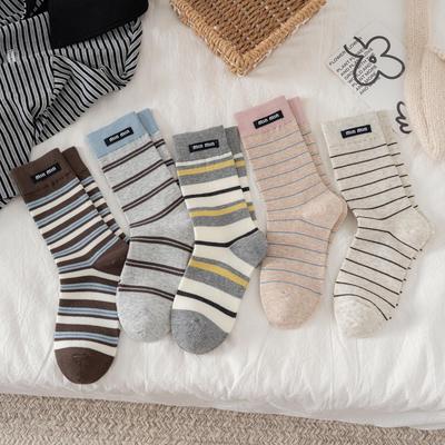 Damen Gestreifte Wadenlange Socken: Frühlings- & Baumwolle für den Herbst, Miu-Stil, Koreanisch & Japanisch inspiriert, Kniehoher Sporttrend