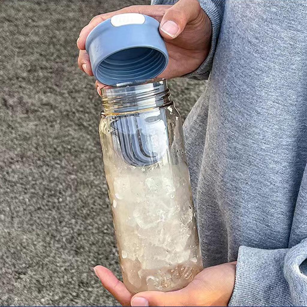 Plastic Water Bottle Built in Tea Strainer Clear Body 650ml Sport Water Bottle for   Staff