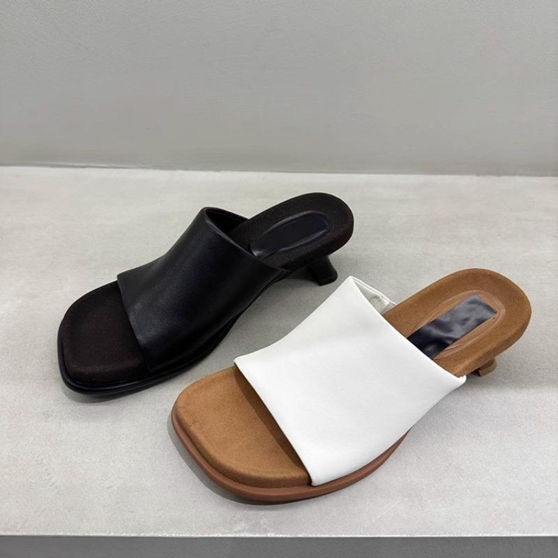 Super soft and waxy sheepskin women's slippers wear summer new leather medium heel kitten and one-word mop versatile sandals