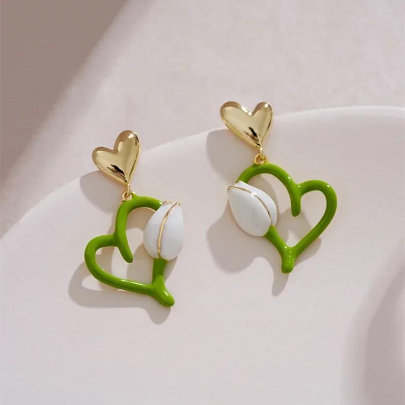 Boucles d'oreilles asymétriques mode coréenne feuilles vertes fleur blanche pour femmes boucles d'oreilles clous perle mignonnes douces bijoux piercing cadeau