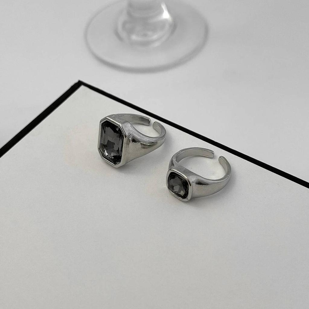 Ingemark Minimalist Square Gray Acrylic Rhinestone Open Ring Women Versatile Adjustable Knuckle Ring Couple Accessory Jewelry