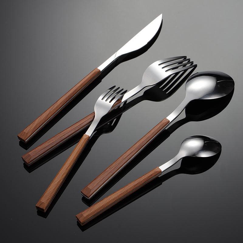 Nerezová ocel 430 rukojeť s imitací dřeva, západní příbory, pětidílná sada nožů, vidliček a lžic