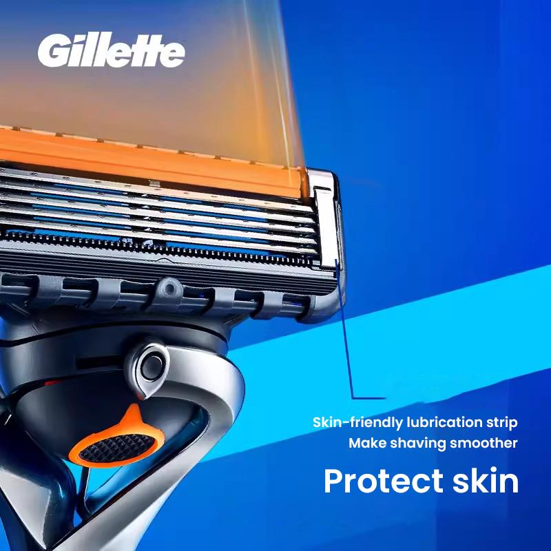 Gillette Fusion 5 Razor 1 Handle 4 Razor Heads 1 Stand