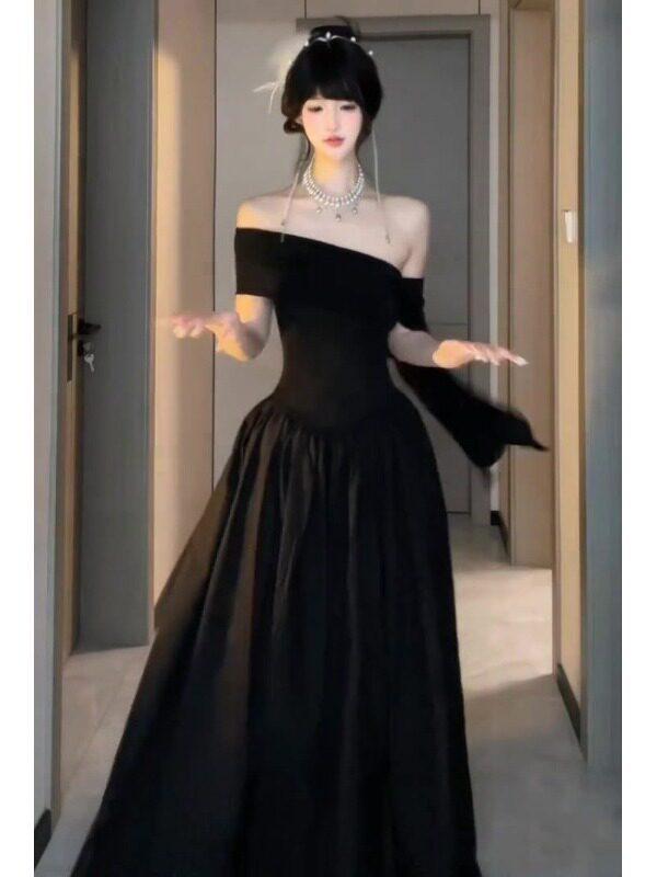 Reiche Tochter Hepburn-Stil schwarzes One-Shoulder-Kleid Temperament fortgeschrittenes Gefühl Taille Bankettkleid Kleid Sommer