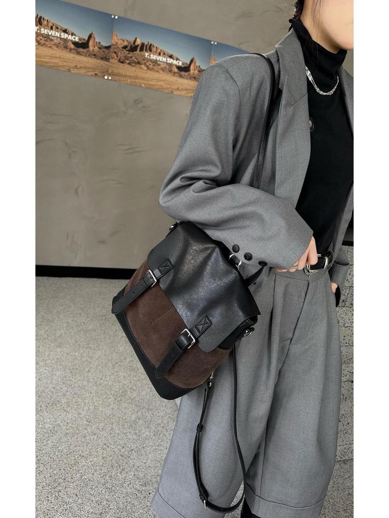 2025 Damen Wildleder Colorblock Großes Fassungsvermögen Retro Rucksack